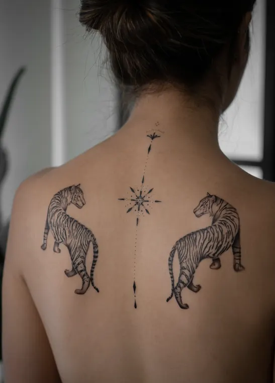 Tatuaje de Maff Leal en línea fina