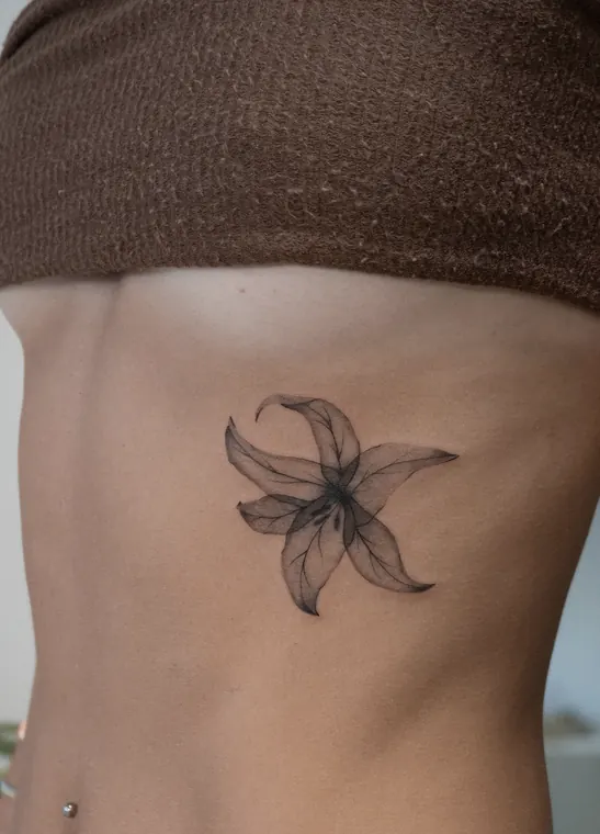 Tatuaje de Maff Leal en microrealismo