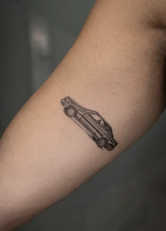 Tatuaje de Maff Leal en microrealismo